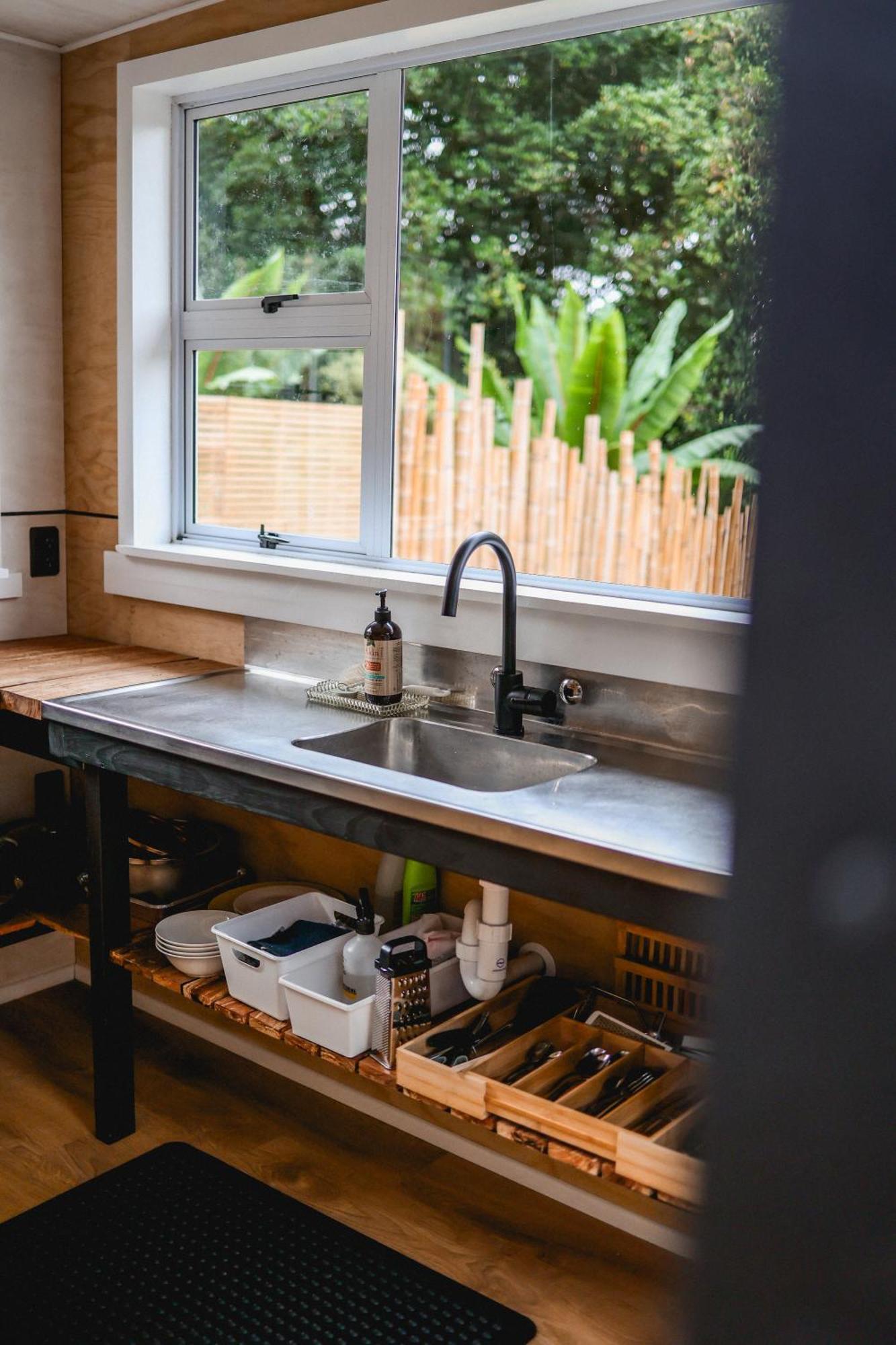 Kaitake Kabana - Unique, Off-Grid, Studio Retreat Oakura 外观 照片