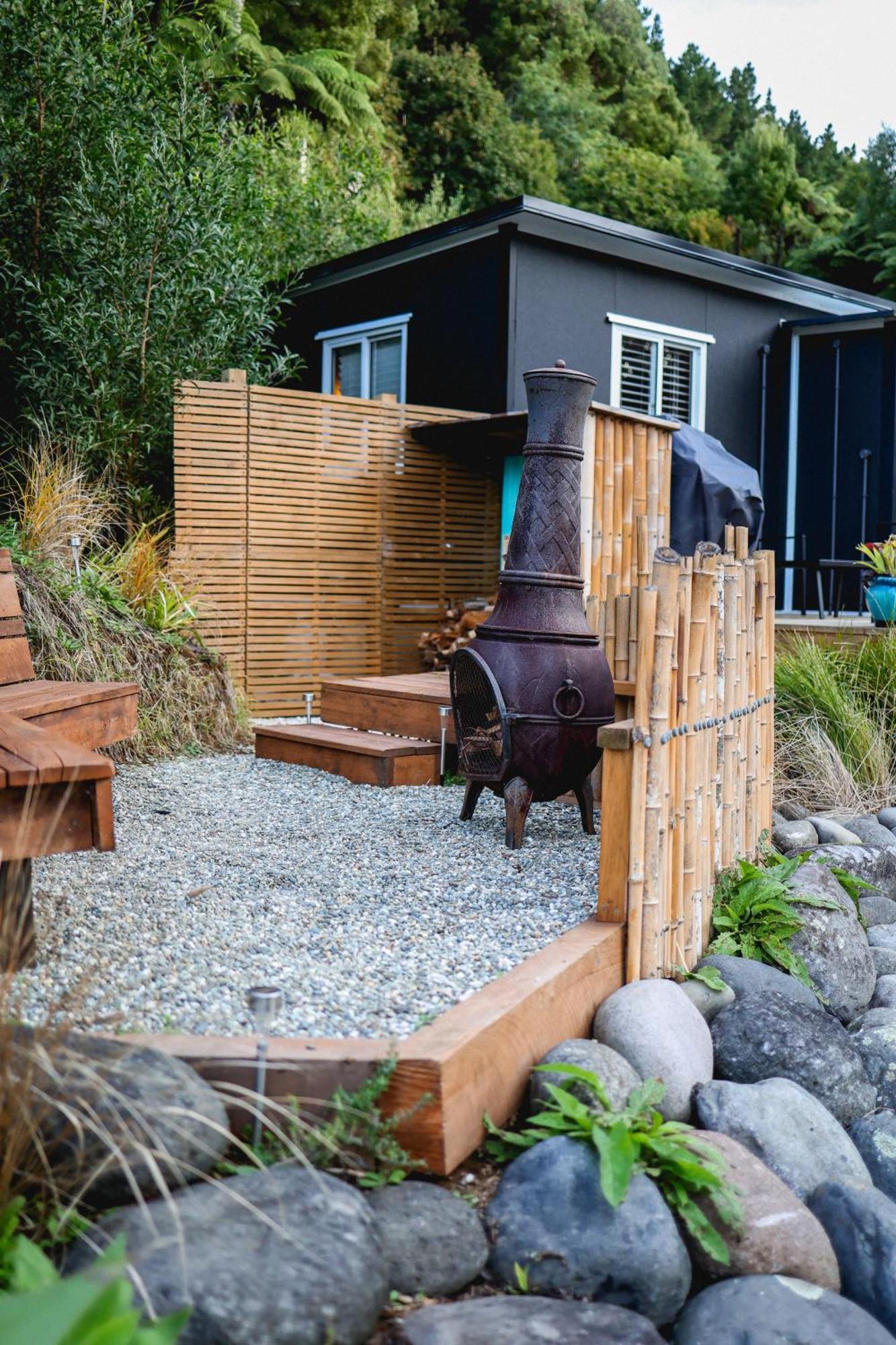 Kaitake Kabana - Unique, Off-Grid, Studio Retreat Oakura 外观 照片